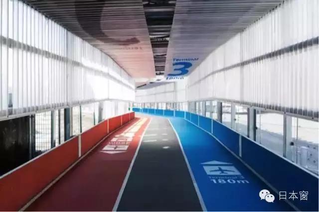 飞机场的人来人往 94ad958e33f5ae476cc91699eeca1db9.jpg