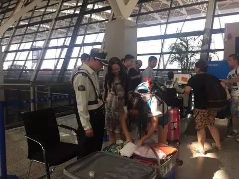 坐飞机有哪些东西不能托运 8f0081ed3115fd48da26693d3dcc2619.jpg