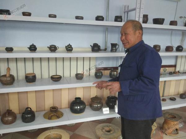 东窑沟：小山村深藏千年制陶史 陶艺博物馆内陈列的陶制品。